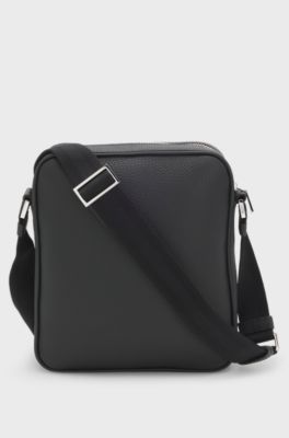 Reporter bag in natural-grain Italian leather, Black