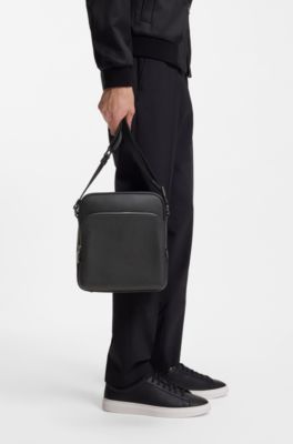 Reporter bag in natural-grain Italian leather, Black