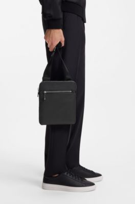 Borsa a busta in pelle italiana con logo goffrato, Nero