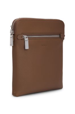 Envelope bag in Italian leather with embossed logo, Brown