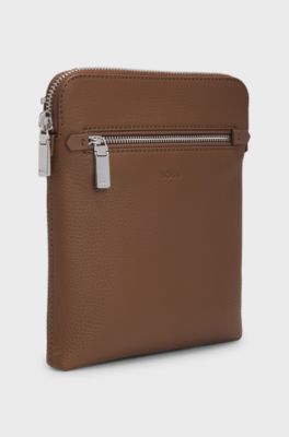 Envelope bag in Italian leather with embossed logo, Brown