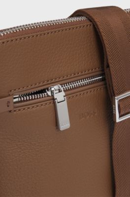 Envelope bag in Italian leather with embossed logo, Brown