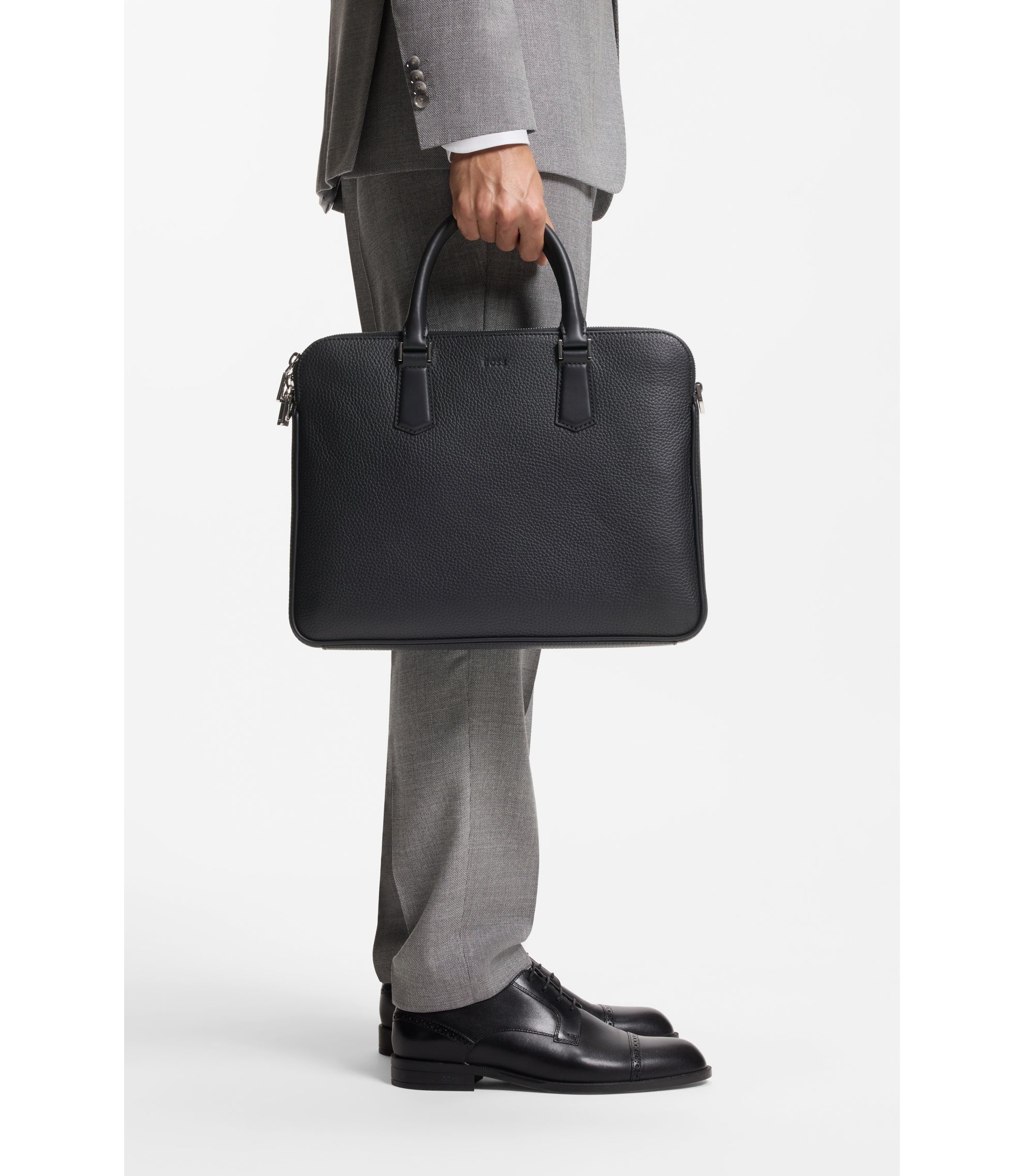 BOSS - スリムドキュメントケース イタリアンレザー エンボスロゴ