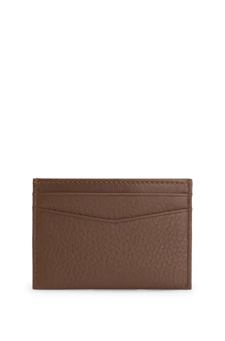 Card holder in grained leather with metallic logo lettering