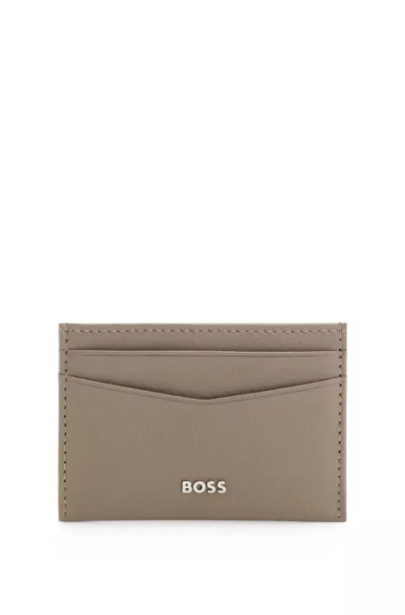 Card holder in grained leather with metallic logo lettering