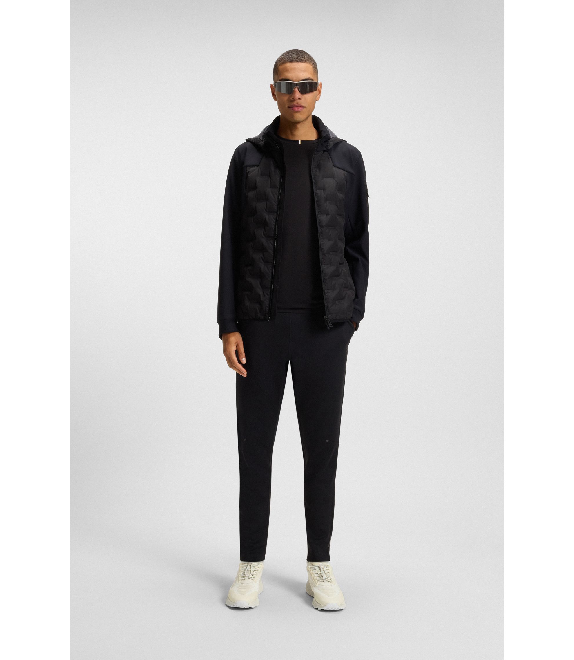 hbeu50529525_131_300?wid=1980&