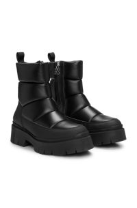 Boots aus Kunstleder in Stepp-Optik, Schwarz