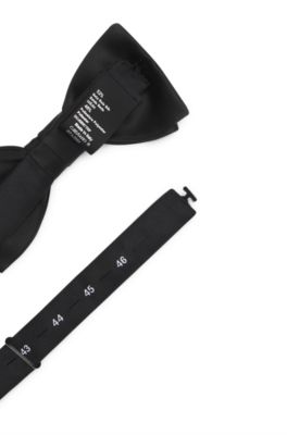 Pre-tied bow tie in a silk blend, Black