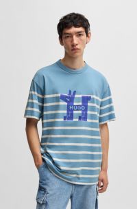 Camiseta holgada de punto de algodón con logo de perro, Celeste