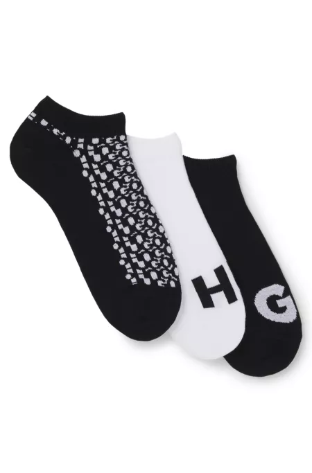 Three-pack of ankle socks in a cotton blend