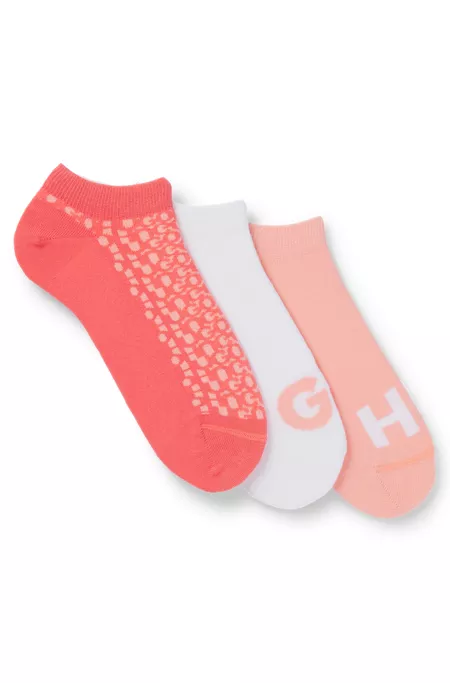 Three-pack of ankle socks in a cotton blend