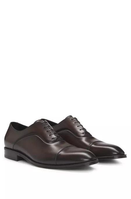 Captoe Oxford shoes in smooth leather