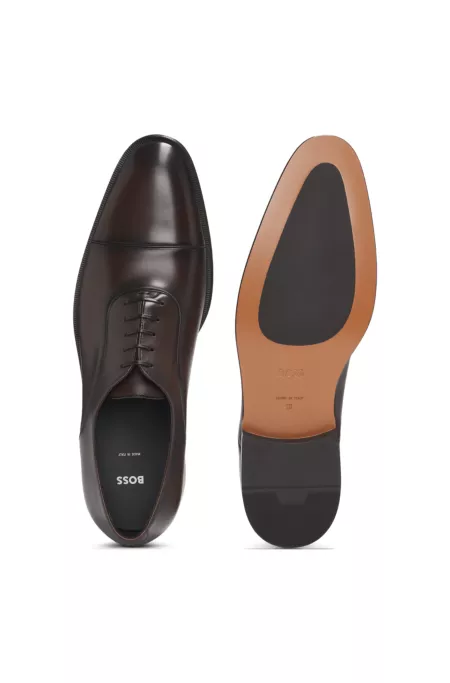 Captoe Oxford shoes in smooth leather