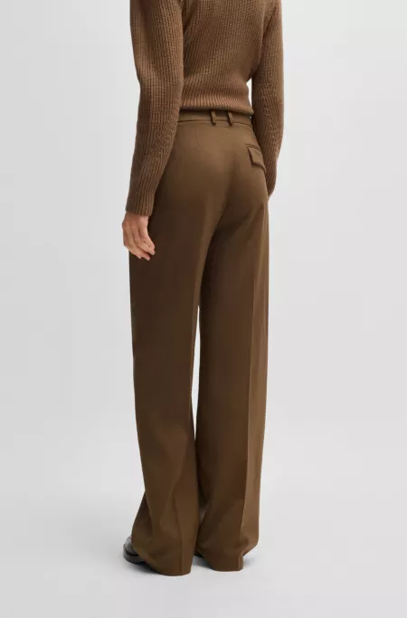 Straight-leg trousers in virgin wool