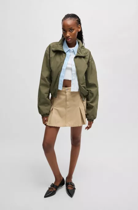 Voluminous jacket in cotton poplin