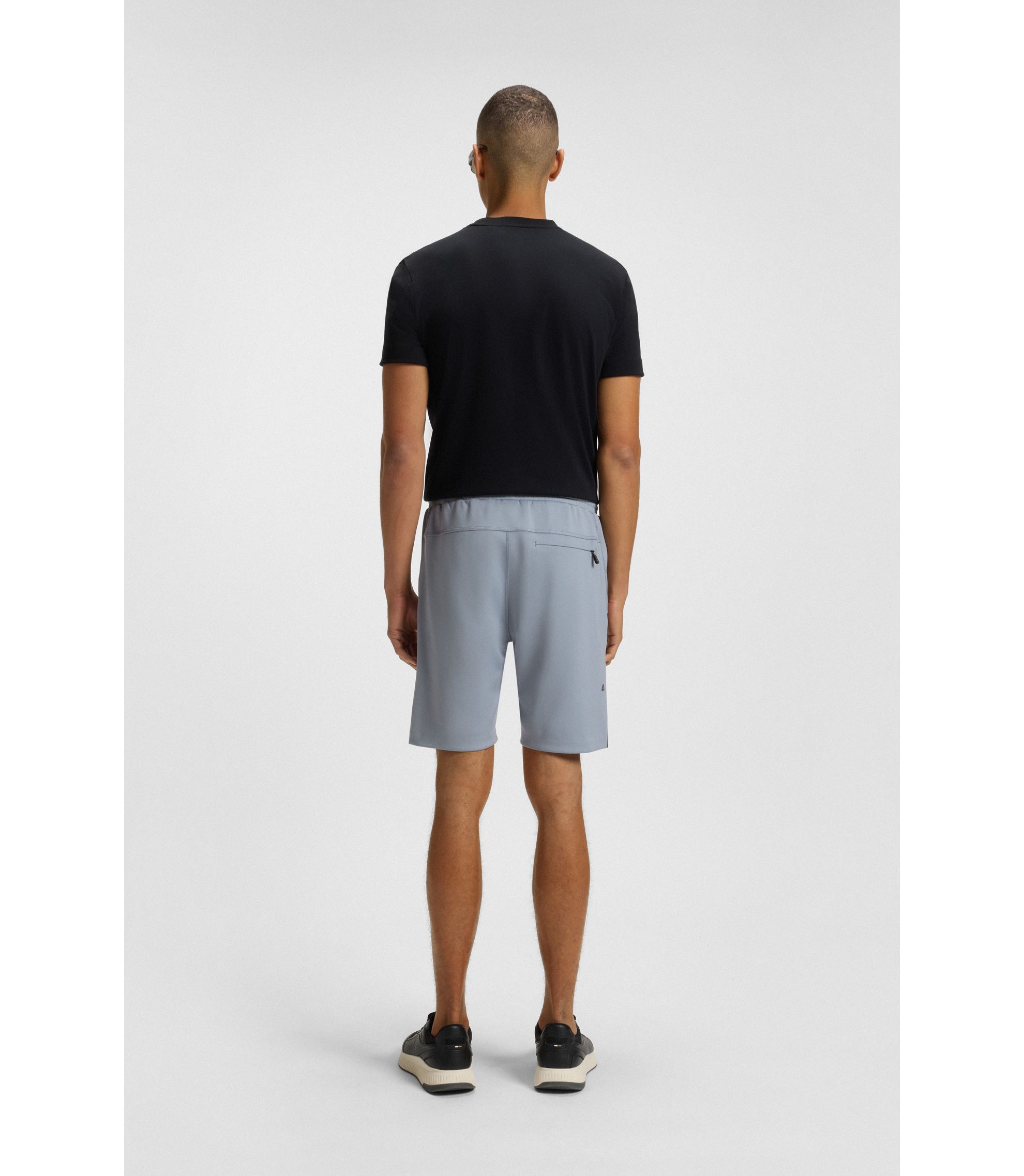 hbeu50531225_026_360?wid=1980&