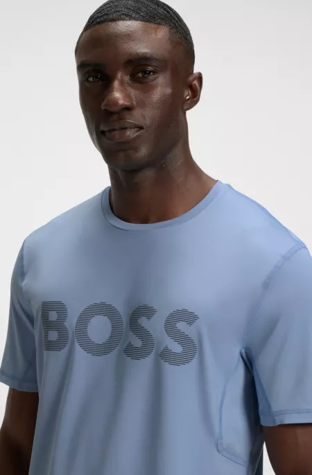 Active slim-fit T-shirt with moisture management