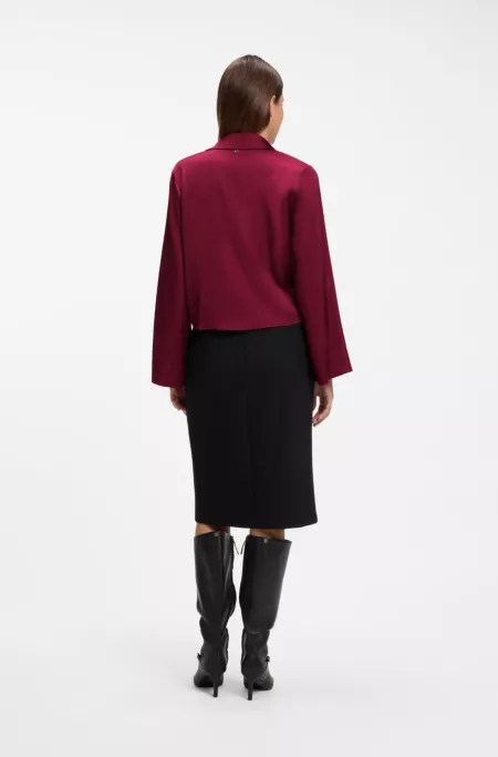 Relaxed-fit blouse with a tie-front feature