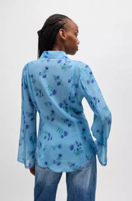 Slim-fit blouse with floral print