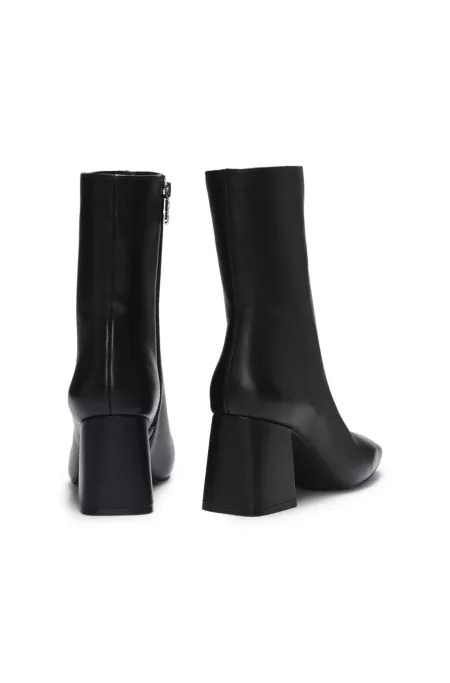 Leather ankle boots with block heel