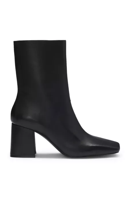 Leather ankle boots with block heel