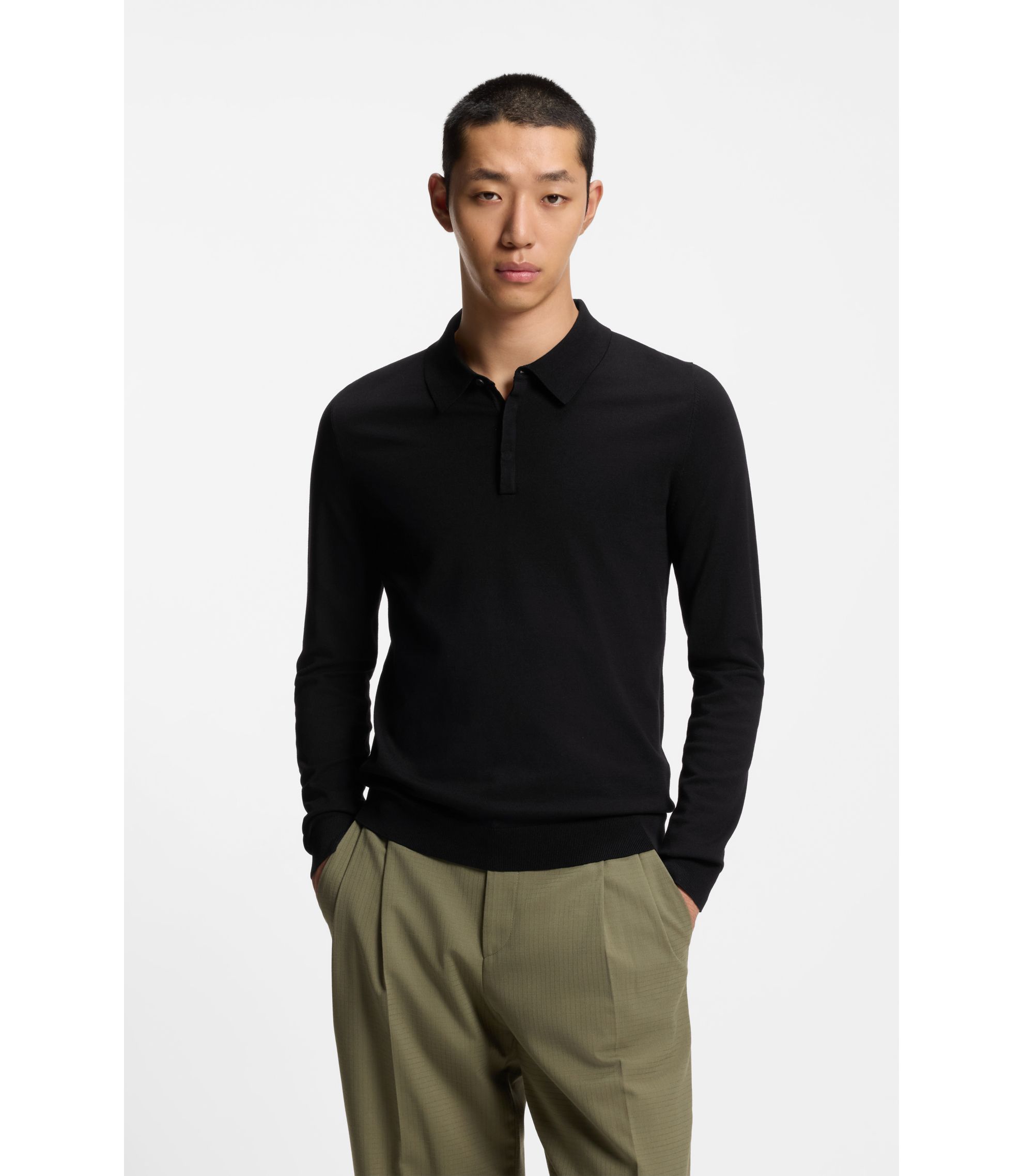 Slim-Fit Strick-Poloshirt mit Logo auf der Rückseite