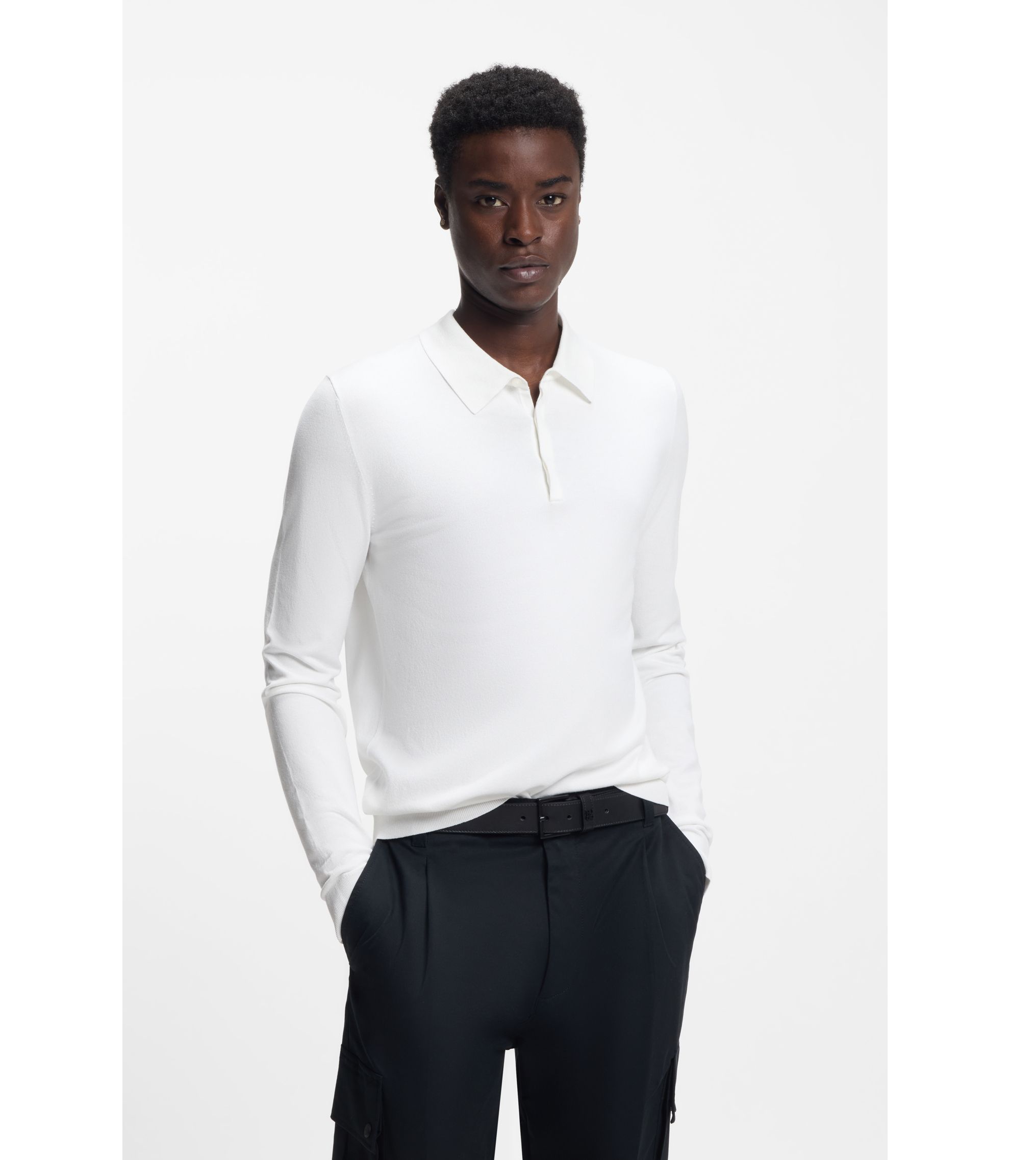 Slim-Fit Strick-Poloshirt mit Logo auf der Rückseite