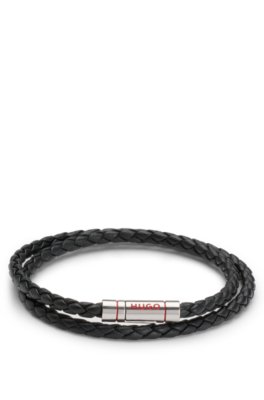 Bracelet double tour en cuir tressé avec fermeture logotée