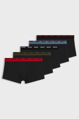 Eng anliegende Boxershorts aus Stretch-Baumwolle mit kurzem Bein und Logo-Bund im F&uuml;nferpack, Schwarz