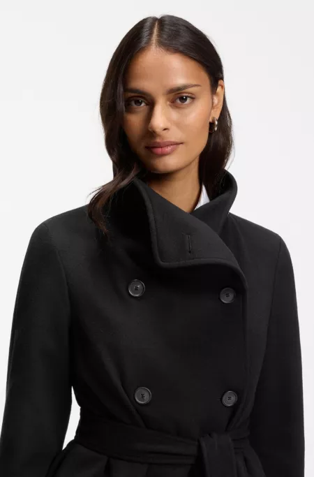 Double-breasted coat in a wool blend