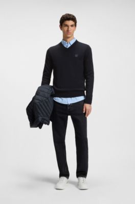 Pullover mit V-Ausschnitt aus Baumwoll-Mix mit Kaschmir und Logo-Aufn&auml;her, Dunkelblau
