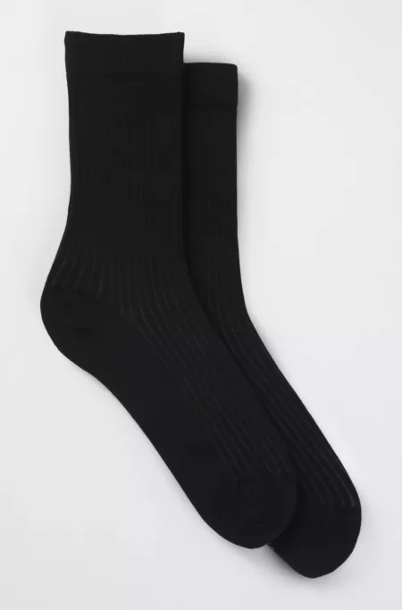 Two-pack of regular-length socks with ribbed structure