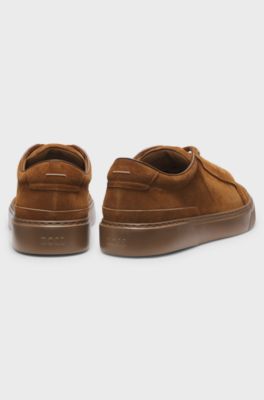 Gary trainers in suede with elastic lacing system, Brown