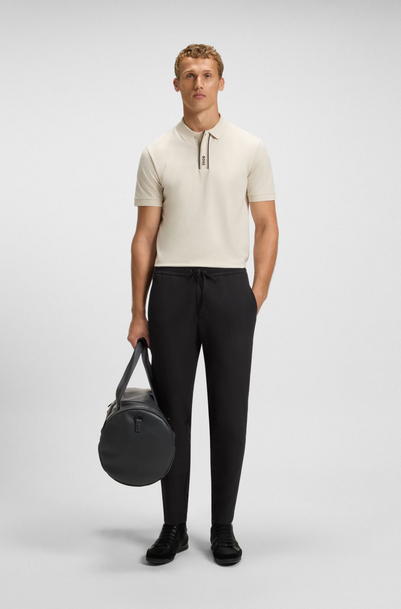 BOSS - テーパードフィットパンツ はっ水ストレッチファブリック