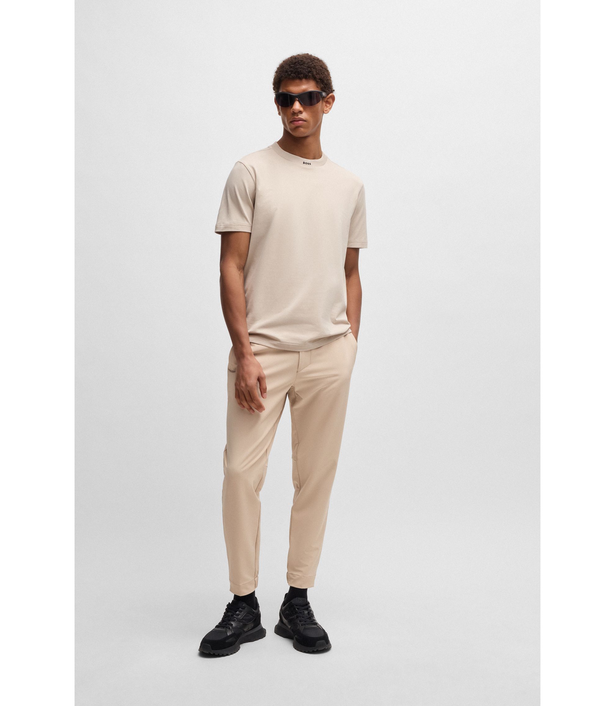 BOSS - テーパードフィットパンツ はっ水ストレッチファブリック