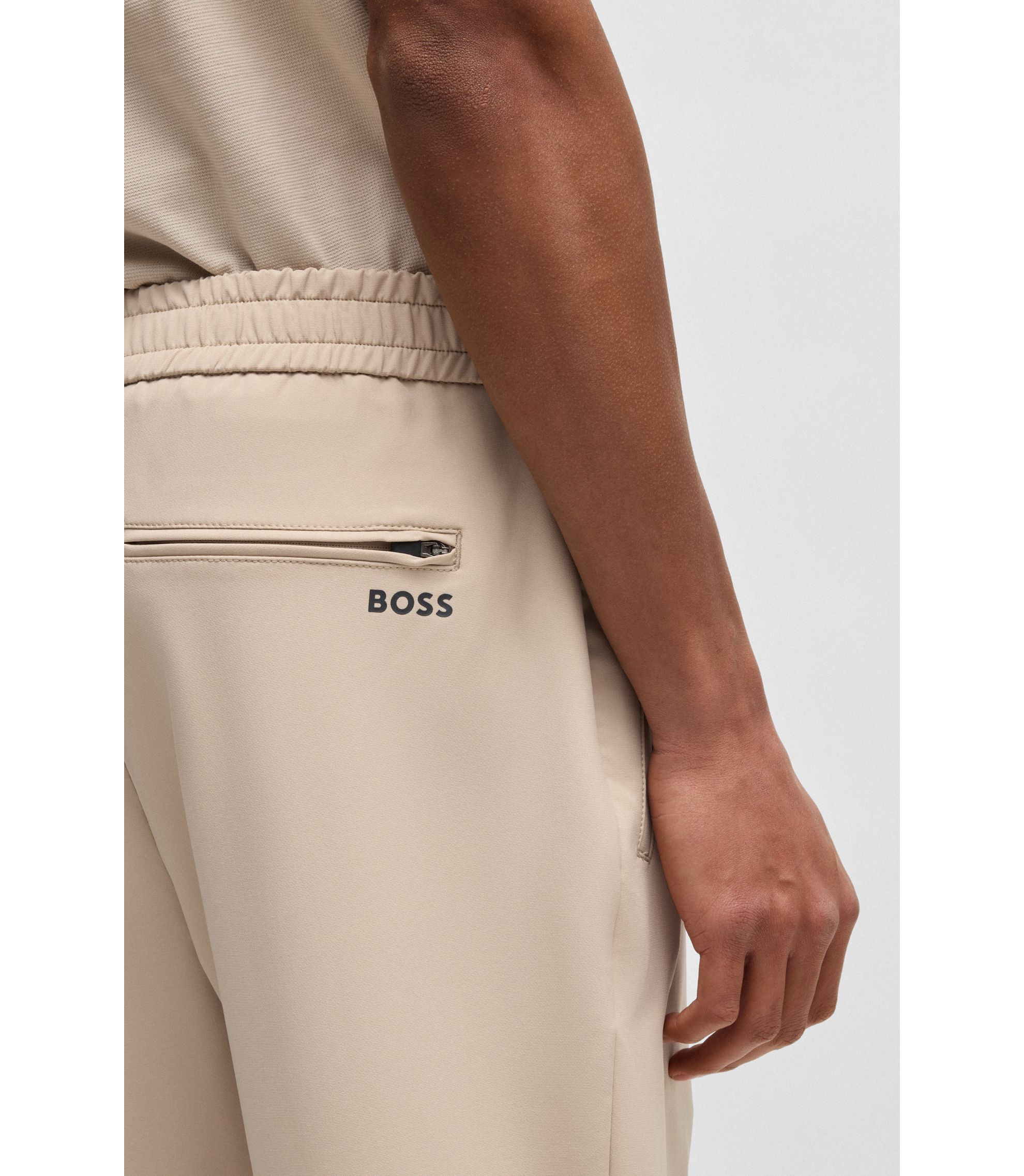 hbeu50534313_269_340?wid=1980&