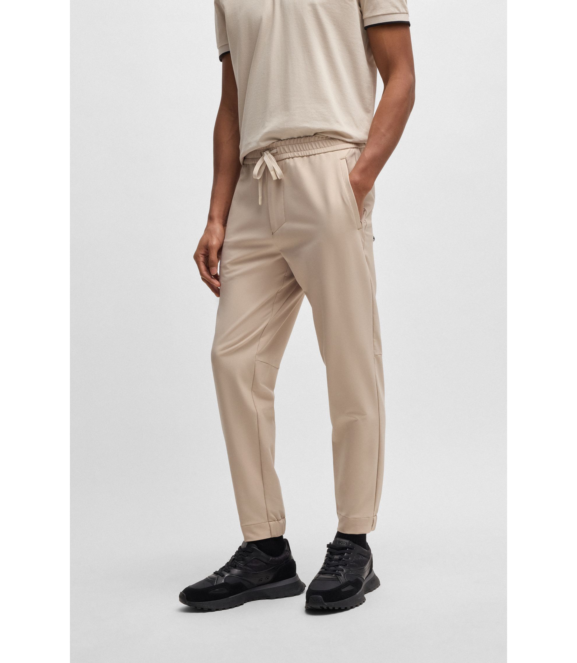 BOSS - テーパードフィットパンツ はっ水ストレッチファブリック