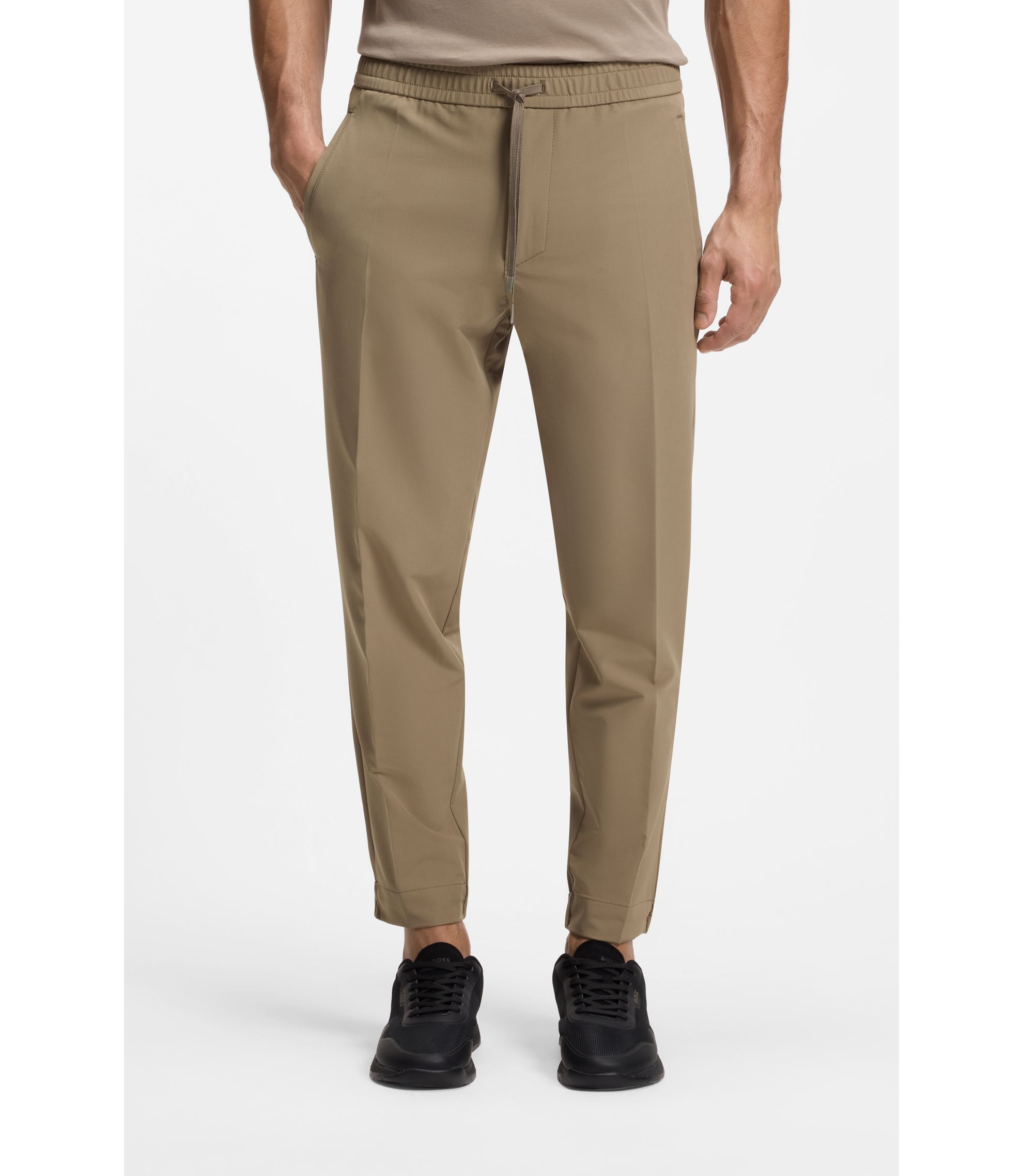 Tapered-Fit Hose aus wasserabweisendem Stretch-Gewebe