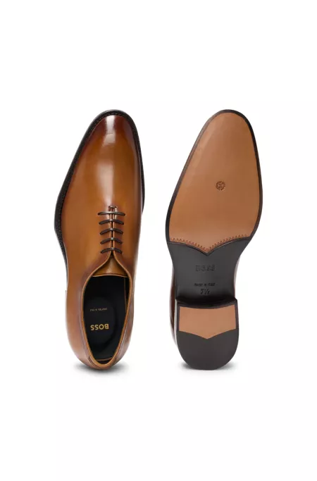Italian-made Oxford shoes in burnished leather