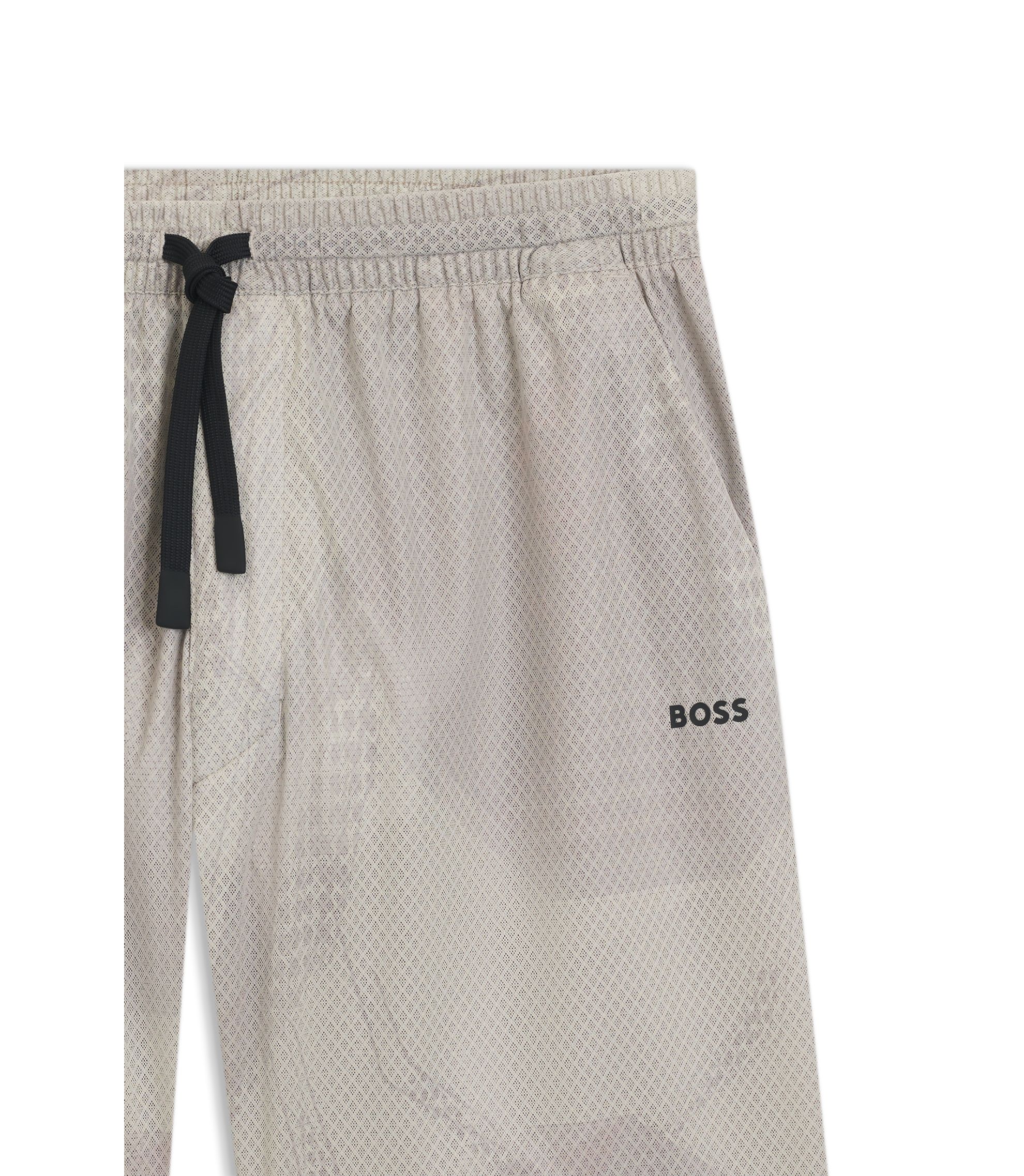 BOSS - アクティブ ラミネートメッシュ ショートパンツ オールオーバー