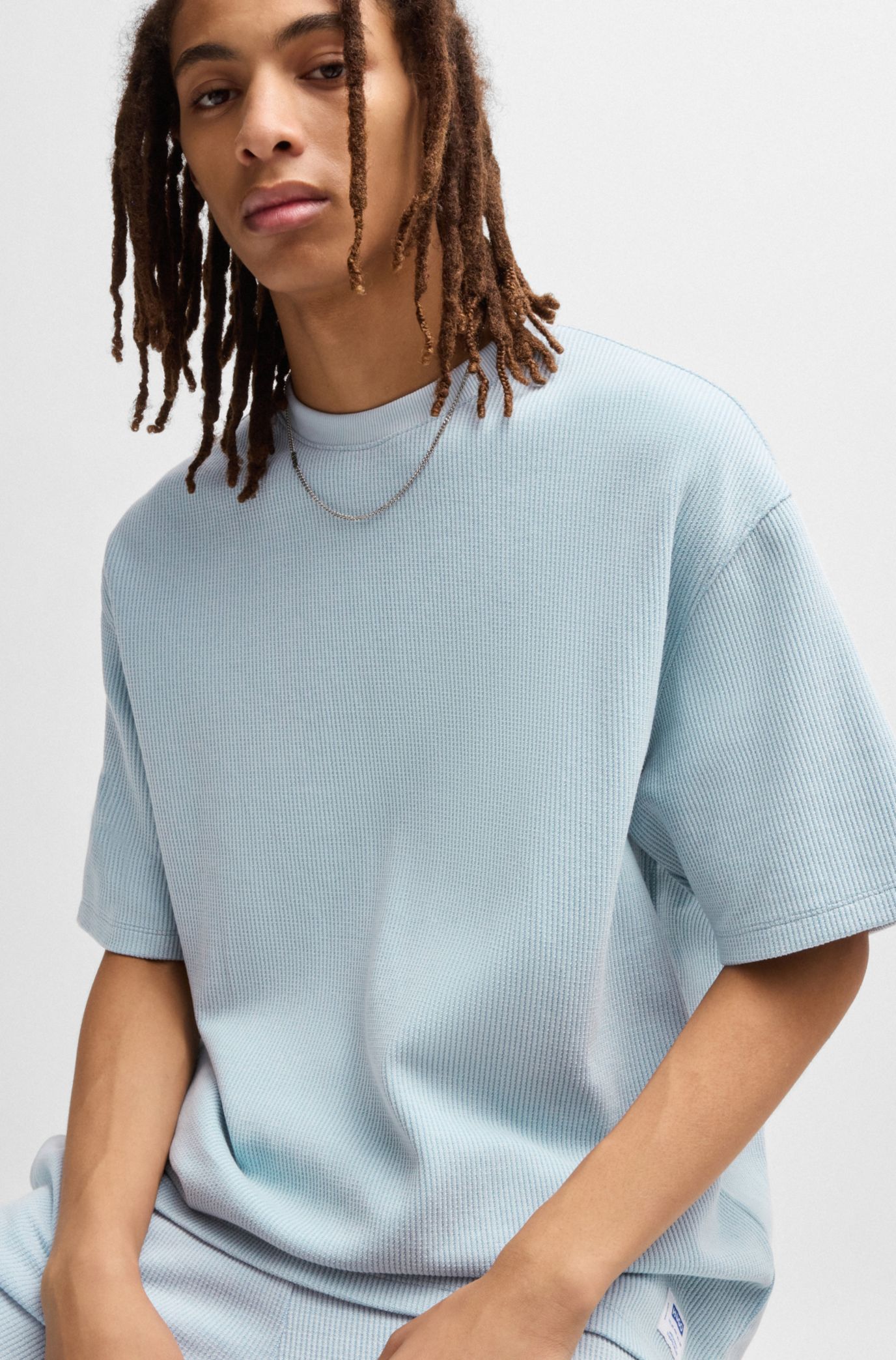 【トレンドカラー】HUGOBOSS 半袖Tシャツ ブルー hbeuJ50730_428_200?wid=1980&