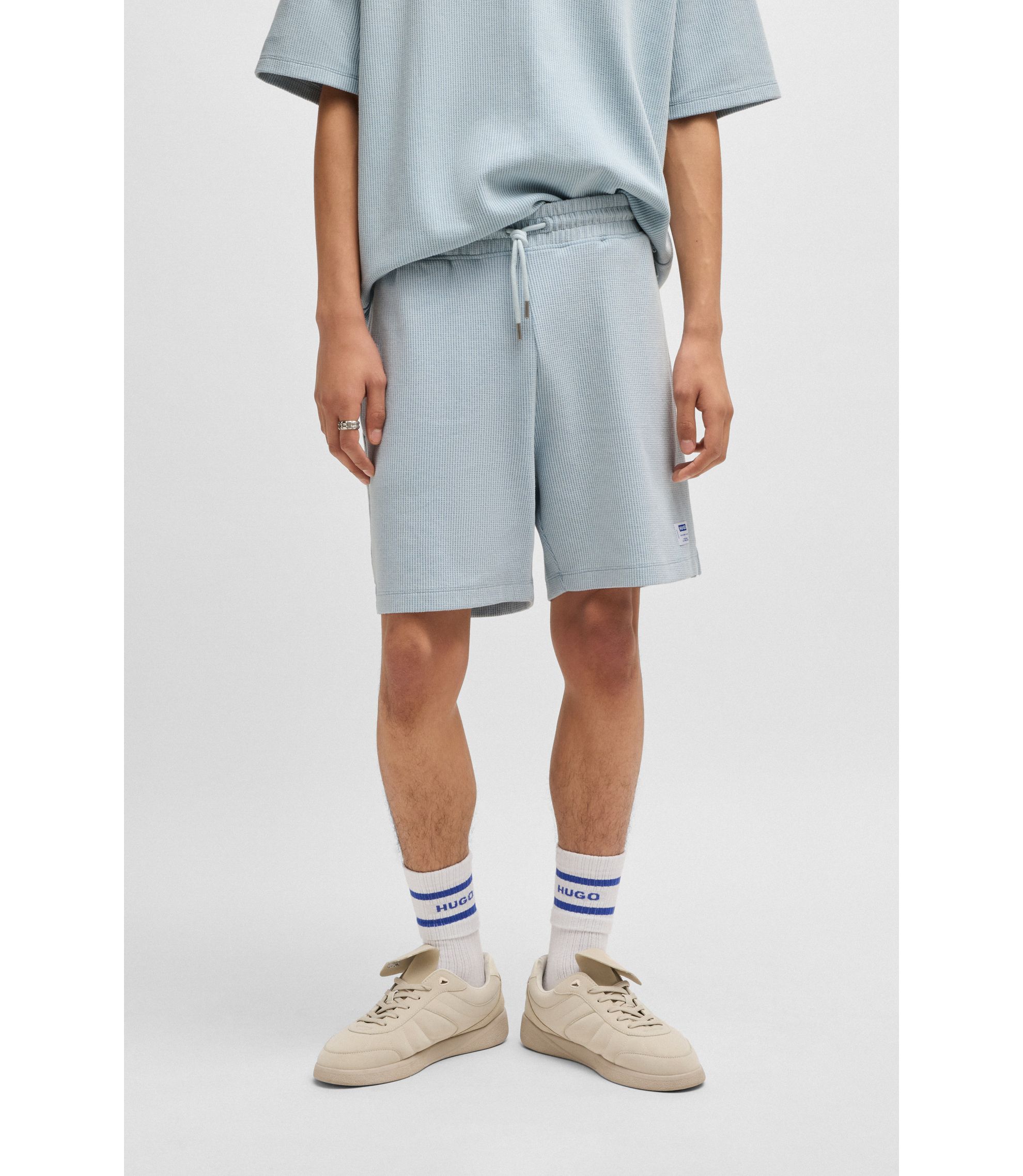 hbeu50534451_487_350?wid=1980&