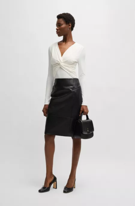 Twist-front top in stretch jersey