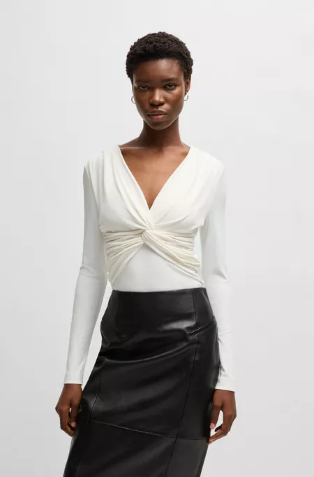 Twist-front top in stretch jersey