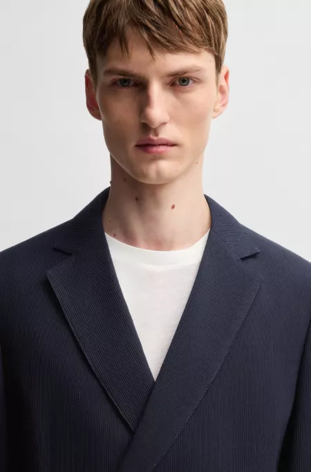 Slim-fit suit in a micro-patterned wool blend