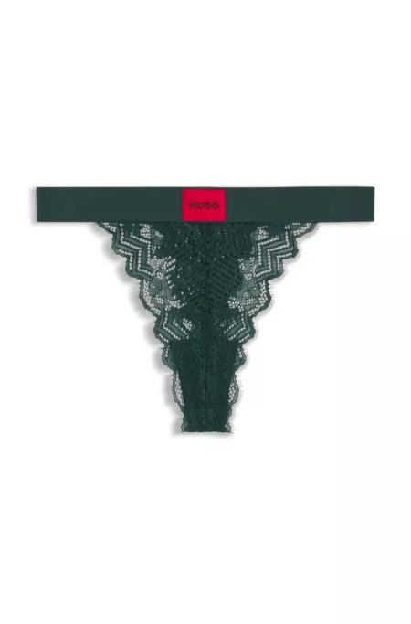 String en dentelle avec étiquette logotée rouge