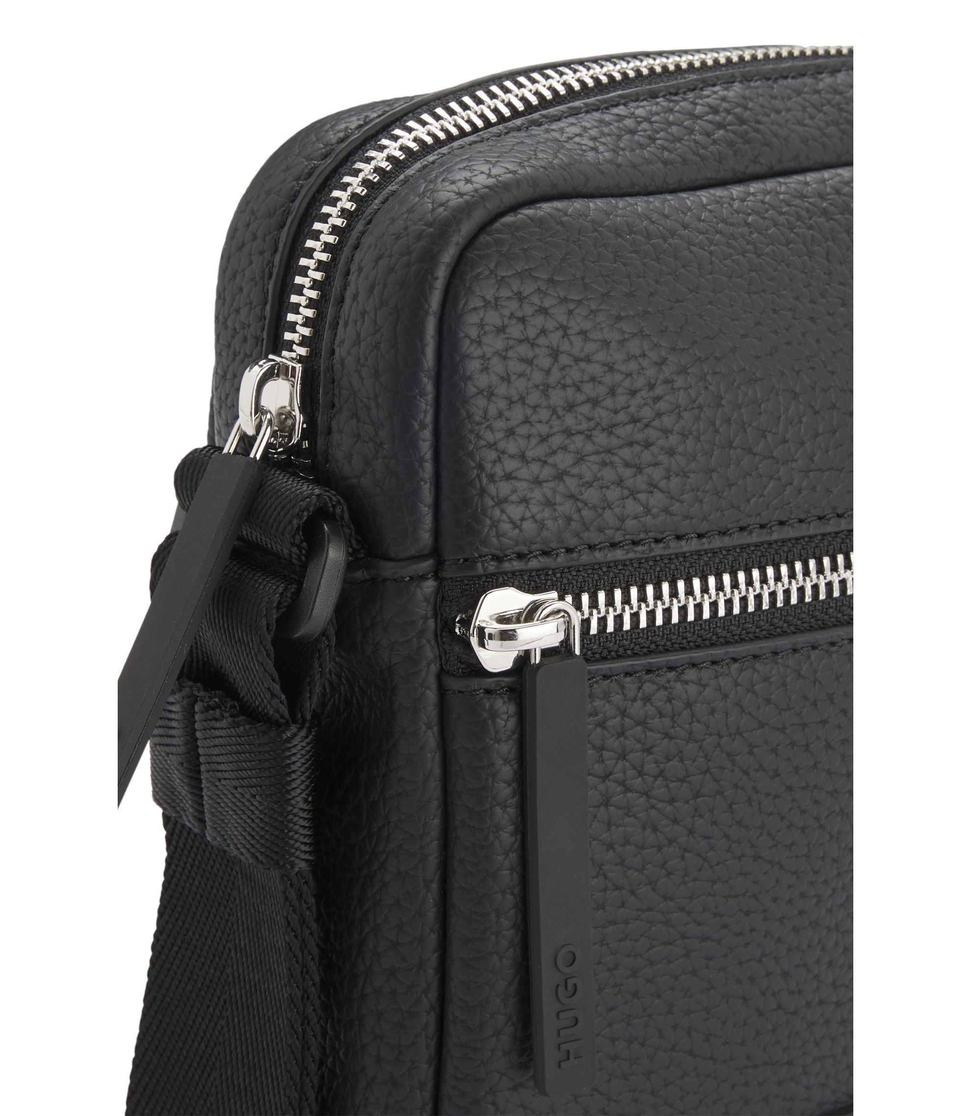 HUGO - グレイン フェイクレザー レポーターバッグ ラバー