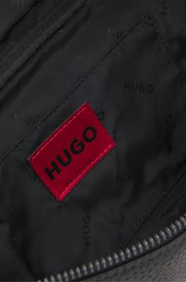 G&uuml;rteltasche aus genarbtem Material mit Logo-Patch, Schwarz