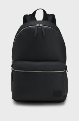 Rucksack mit Rei&szlig;verschluss und Logo-Aufn&auml;her aus Gummi, Schwarz