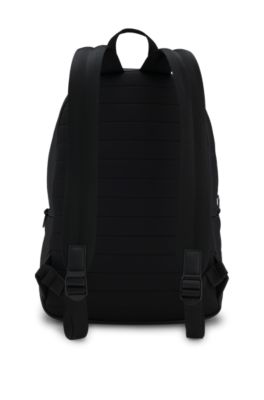 新品ヒューゴボスジップバックパックラバーロゴパッチフェイクレザーリュックサック HUGO - ジップ バックパック ラバーロゴパッチ - ブラック
